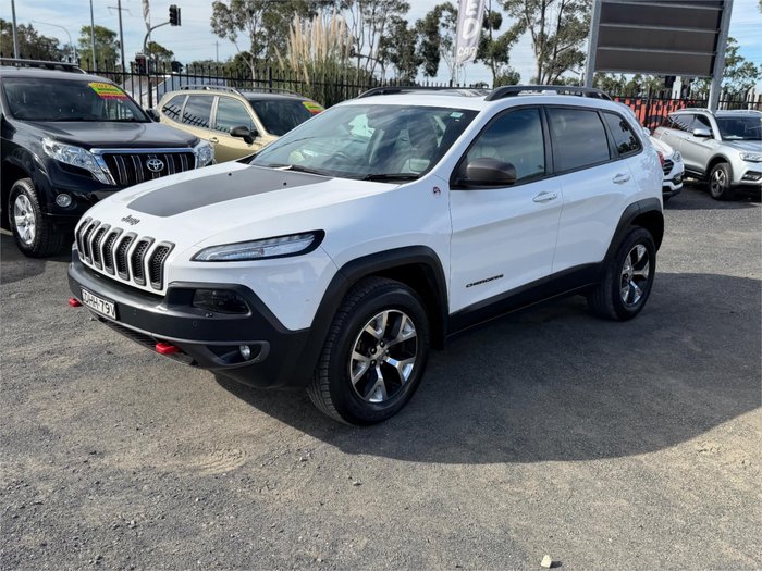 2015 JEEP CHEROKEE TRAILHAWK (4x4)