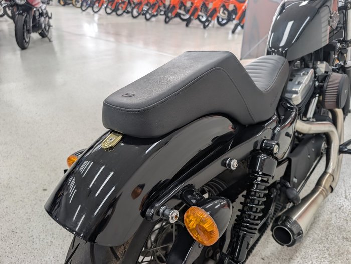 Harley-davidson 2012 HARLEY DAVIDSON 1200CC XL1200 Black