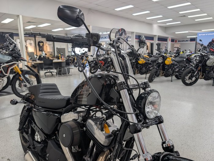 Harley-davidson 2012 HARLEY DAVIDSON 1200CC XL1200 Black