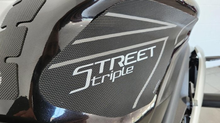 2016 Triumph Street Triple 660 ABS LAMS Street Triple Black