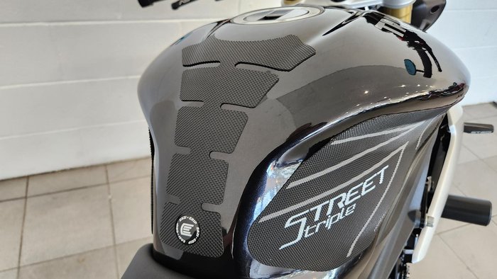 2016 Triumph Street Triple 660 ABS LAMS Street Triple Black