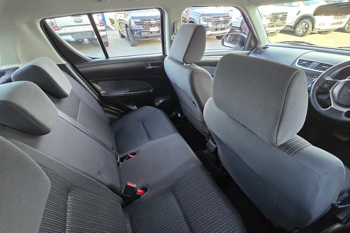 2014 Suzuki Swift GL Navigator
