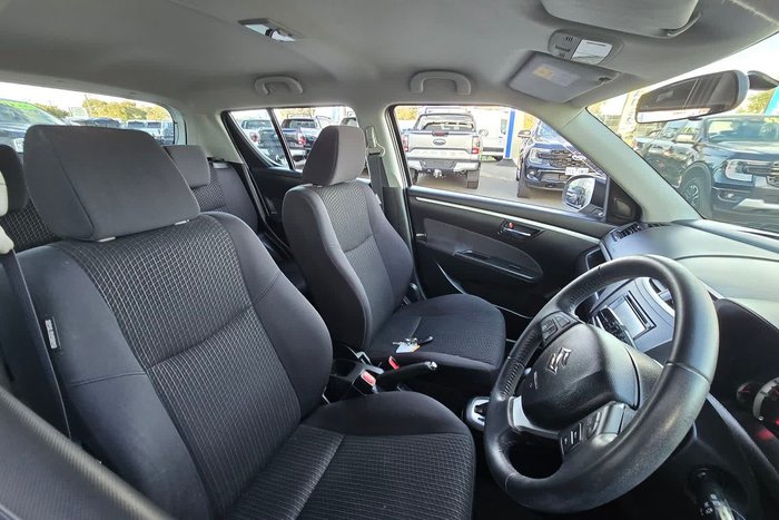 2014 Suzuki Swift GL Navigator