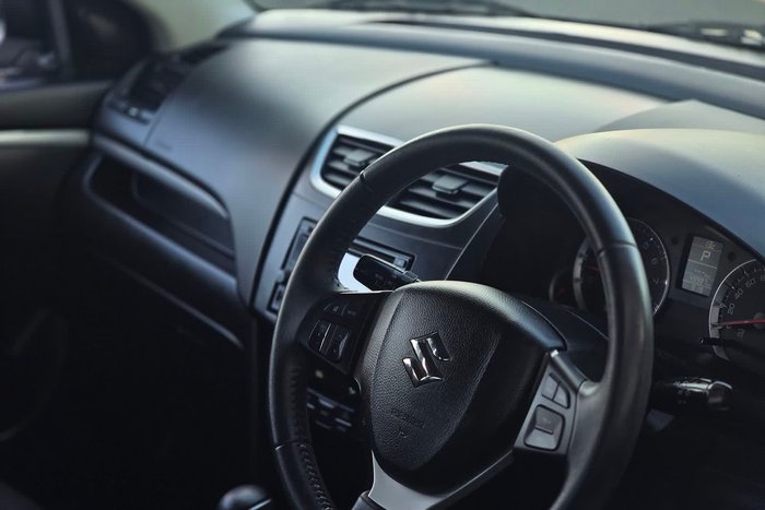 2014 Suzuki Swift GL Navigator