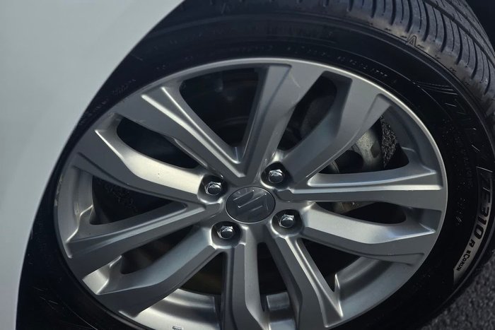 2014 Suzuki Swift GL Navigator
