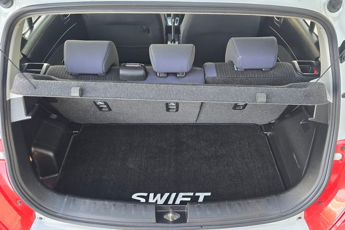 2014 Suzuki Swift GL Navigator