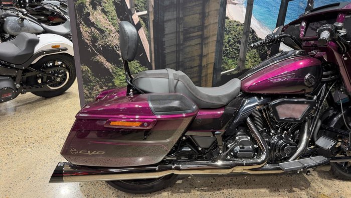 2025 Harley-Davidson CVO Street Glide 121 (FLHXSE)