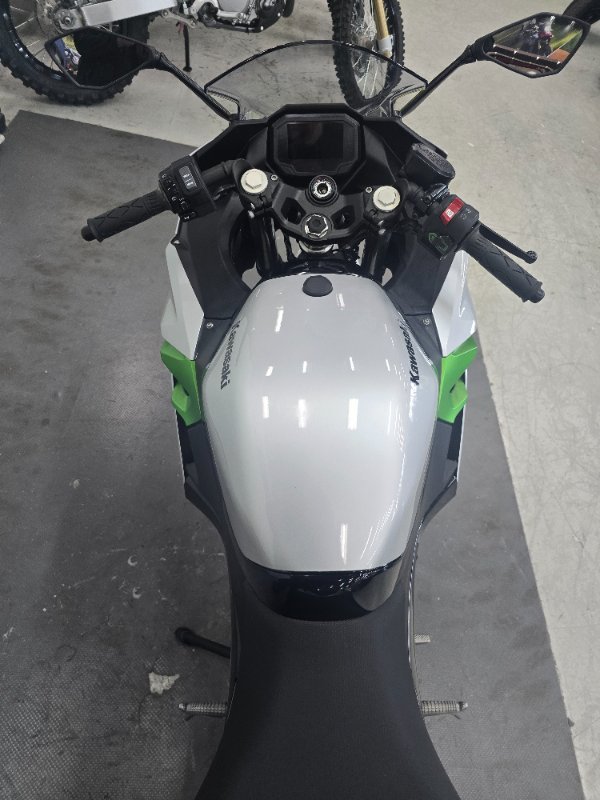 2024 Kawasaki NINJA E-1 SILVER