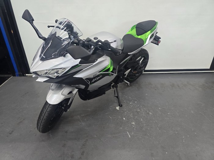 2024 Kawasaki NINJA E-1 SILVER