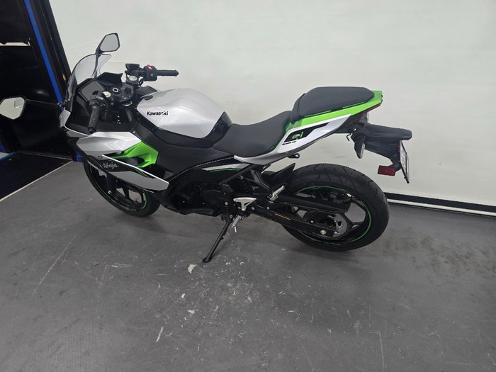 2024 Kawasaki NINJA E-1 SILVER