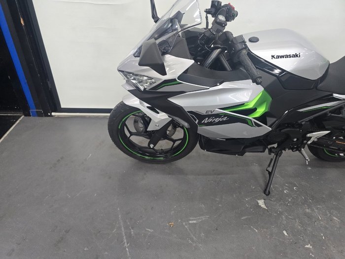 2024 Kawasaki NINJA E-1 SILVER