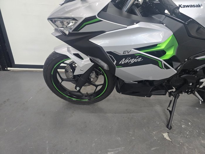2024 Kawasaki NINJA E-1 SILVER