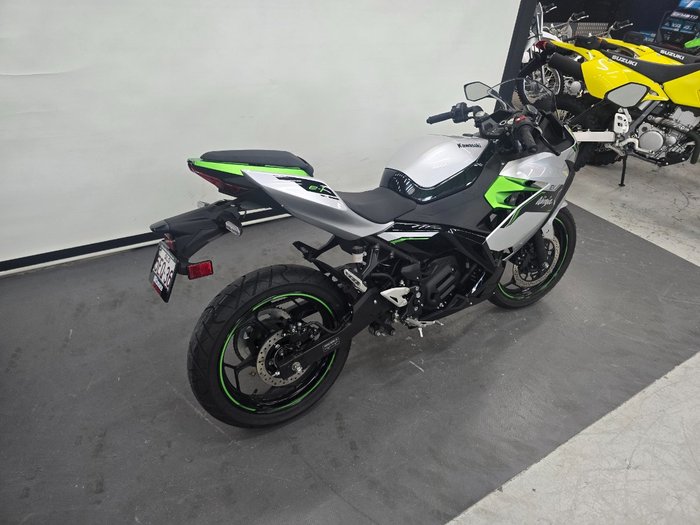 2024 Kawasaki NINJA E-1 SILVER