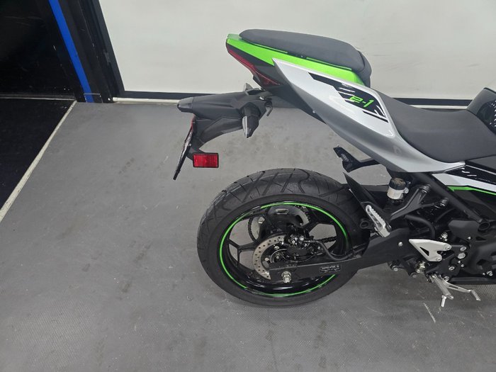 2024 Kawasaki NINJA E-1 SILVER