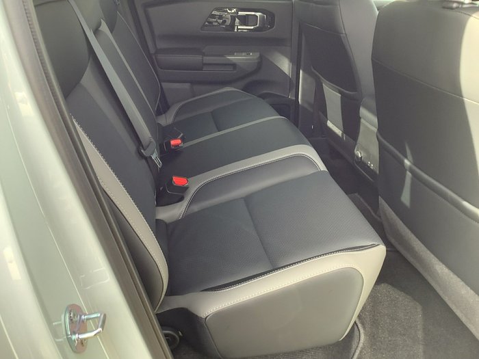 2026 Nissan Navara ST-X D27 MY26 4X4 Dual Range Blizzard White