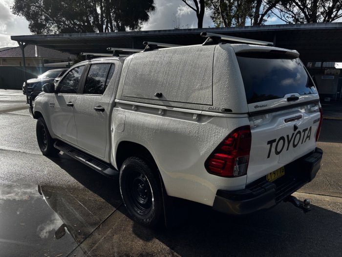 2020 Toyota Hilux SR