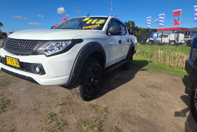 2017 MITSUBISHI TRITON GLS (4x4)
