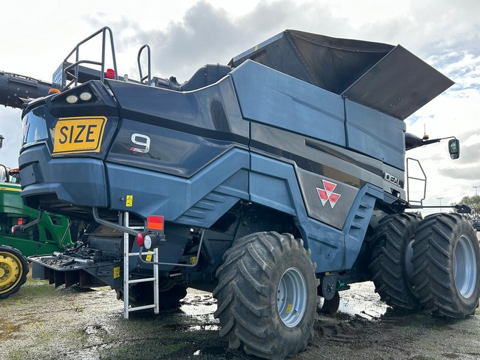 2019 MF Ideal 9 Harvester