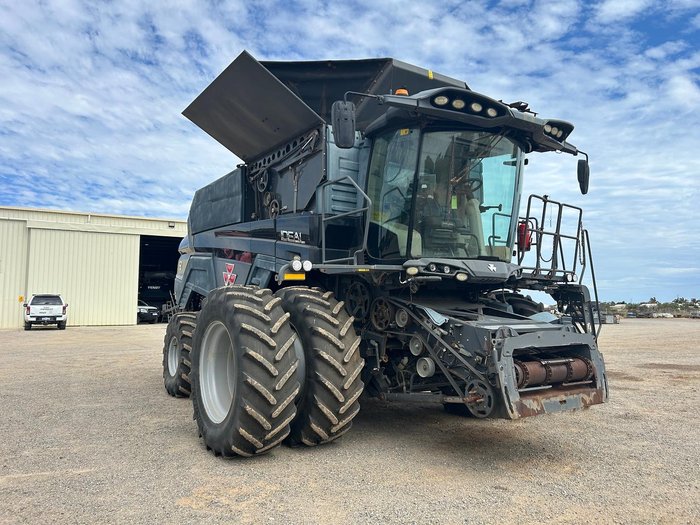 2019 MF Ideal 9 Harvester