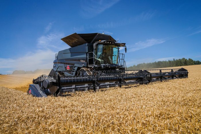 2019 MF Ideal 9 Harvester