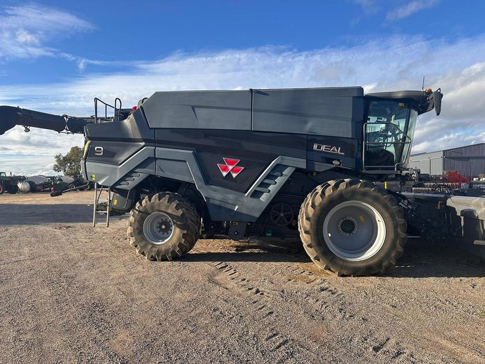2019 MF Ideal 9 Harvester