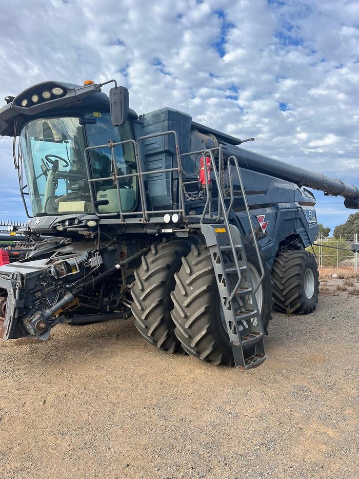 2019 MF Ideal 9 Harvester