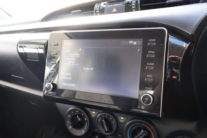 2025 Toyota Hilux SR