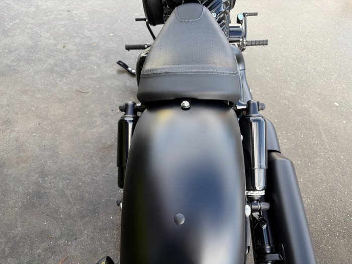 2026 Indian CHIEF BOBBER DARK HORSE TOURER