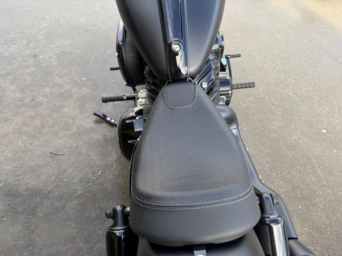 2026 Indian CHIEF BOBBER DARK HORSE TOURER