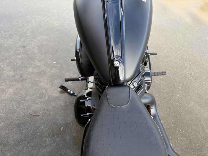 2026 Indian CHIEF BOBBER DARK HORSE TOURER