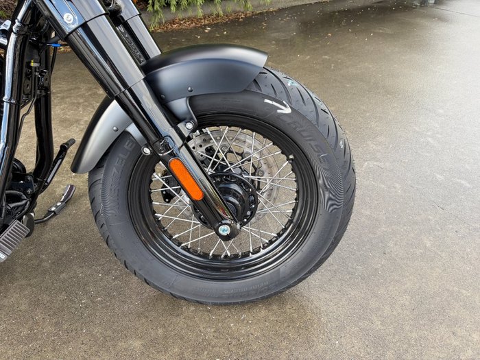2026 Indian CHIEF BOBBER DARK HORSE TOURER