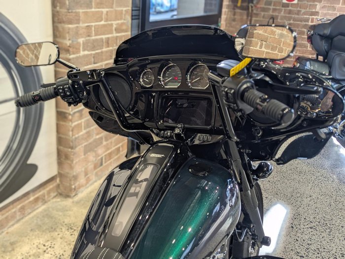 2021 Harley-Davidson Street Glide Special 114 (FLHXS) Touring