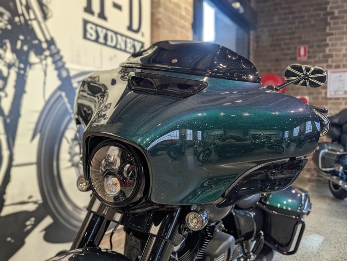 2021 Harley-Davidson Street Glide Special 114 (FLHXS) Touring