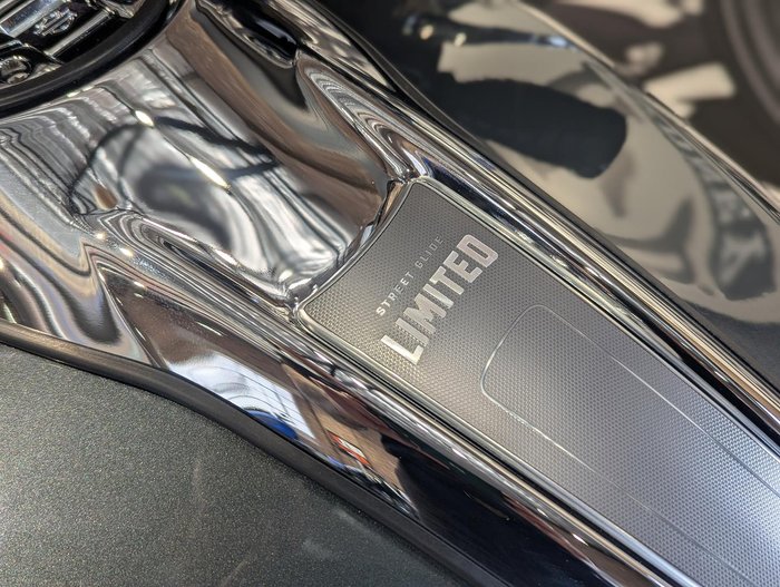 2026 Harley-Davidson Street Glide Limited 117 (FLHXL) Touring
