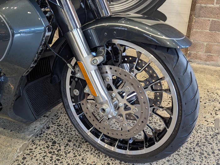 2026 Harley-Davidson Street Glide Limited 117 (FLHXL)