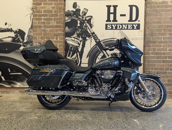 Harley-Davidson Street Glide Limited 117 (FLHXL) Touring