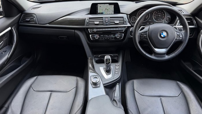 2018 BMW 3 Series 320i Luxury Line