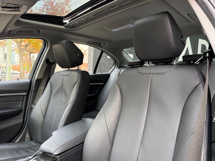 2018 BMW 3 Series 320i Luxury Line