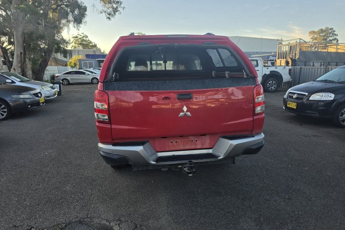 2016 MITSUBISHI TRITON GLX PLUS (4x4)