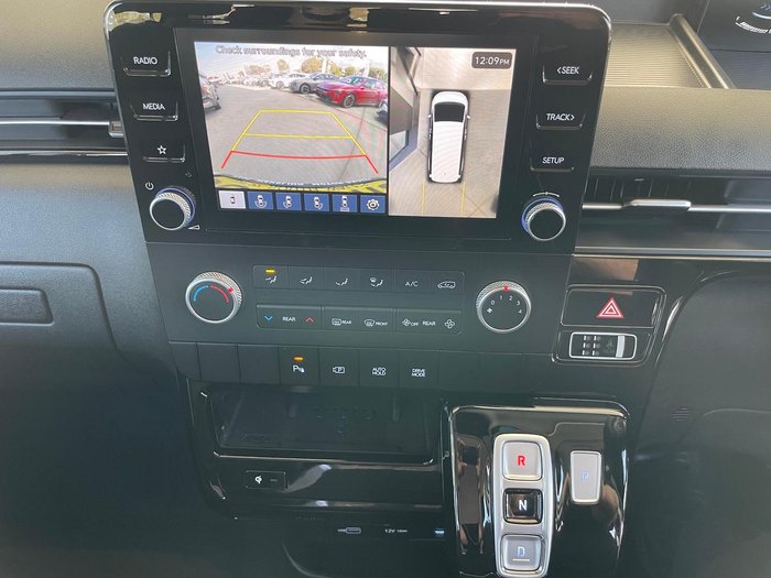 2025 Hyundai STARIA