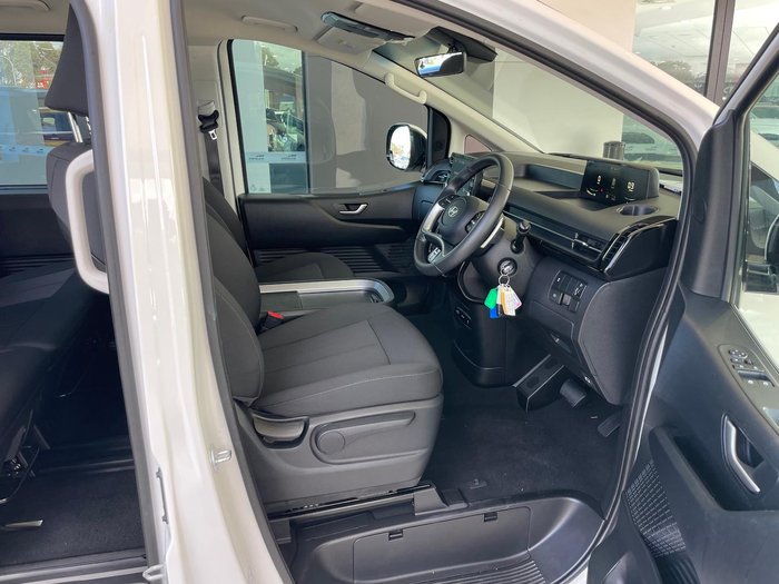 2025 Hyundai STARIA