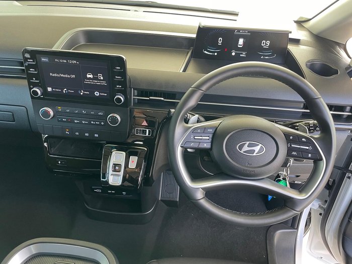2025 Hyundai STARIA
