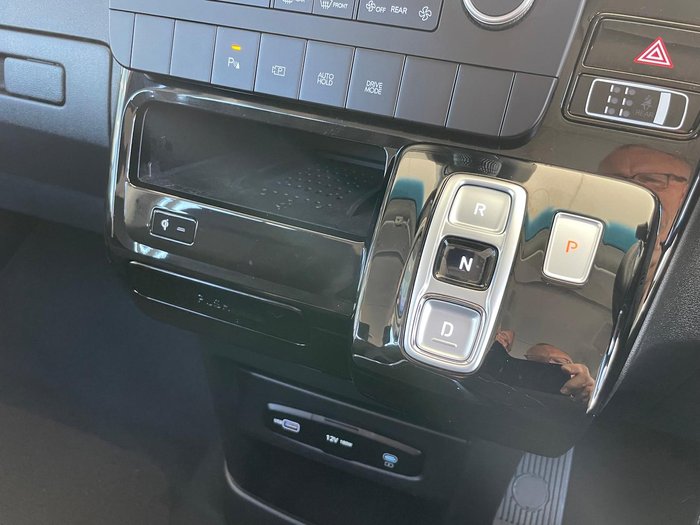 2025 Hyundai STARIA