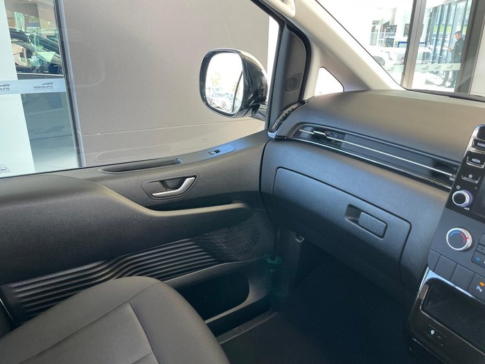 2025 Hyundai STARIA
