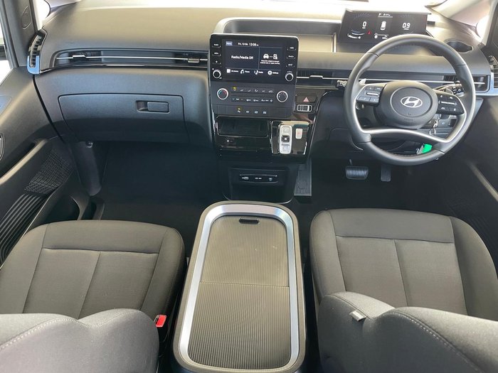 2025 Hyundai STARIA