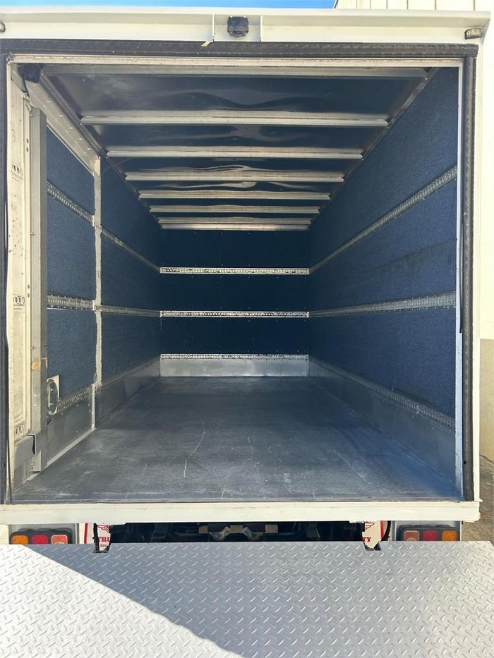 2013 Fuso Canter 615