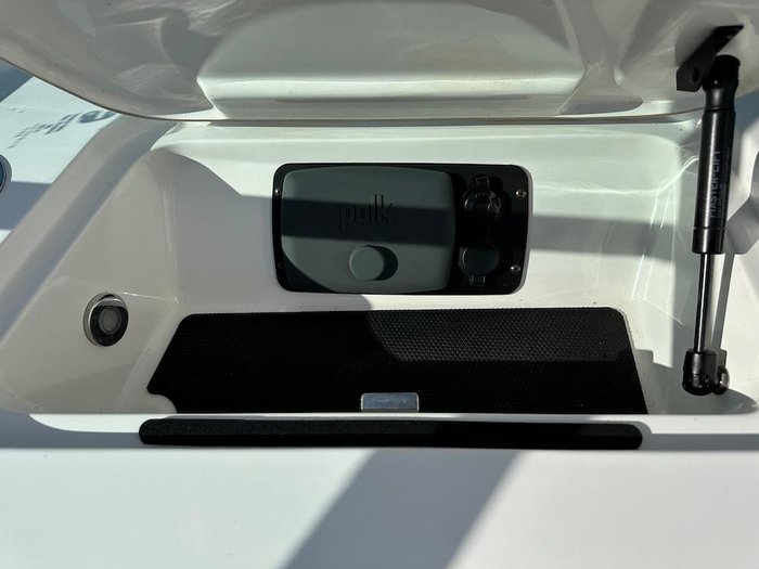 2016 Nautique Ski Nautique 200 Closed Bow