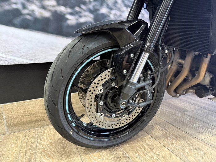 2025 Kawasaki Z900 (ZR900) WHITE