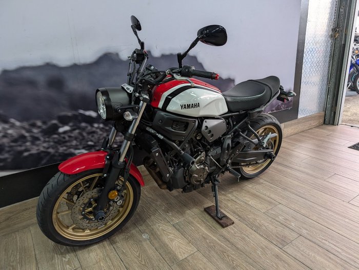 2020 Yamaha XSR700 RED
