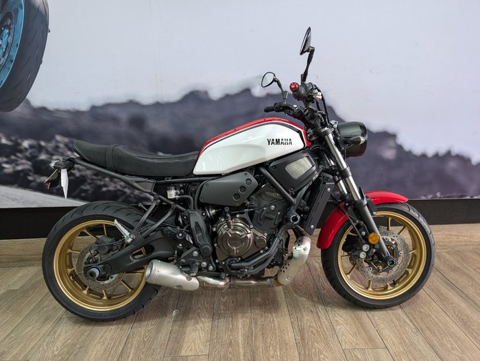 2020 Yamaha XSR700 RED